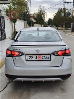 نيسان فيرسا